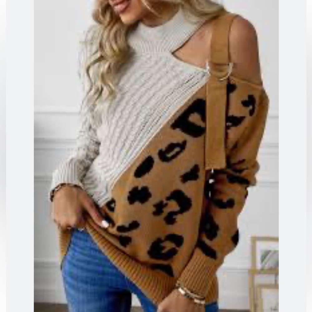 Leopard Block Turtleneck Sweater